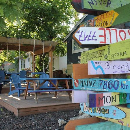 Kelowna International Hostel Bagian luar foto